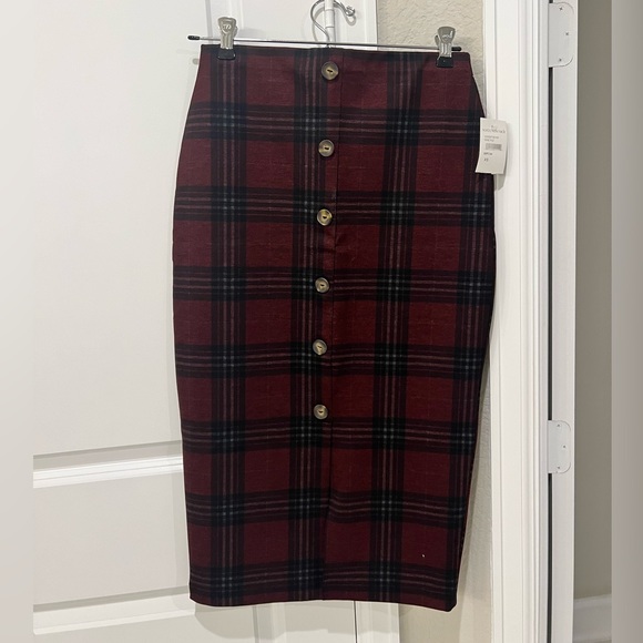 Sanctuary Red and Black plaid skirt - Picture 2 of 5